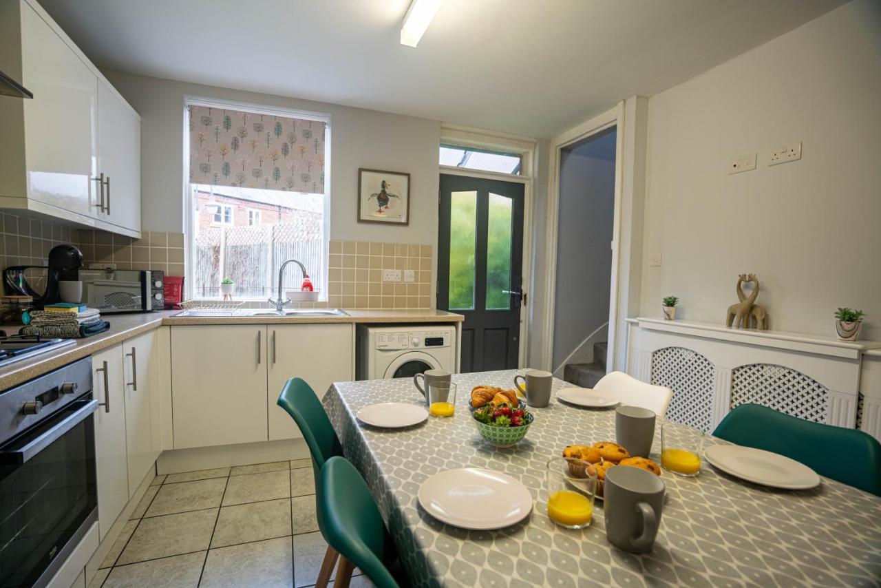 The Becket - Three Bedroom City Centre House With Parking Кэнтербари Экстерьер фото