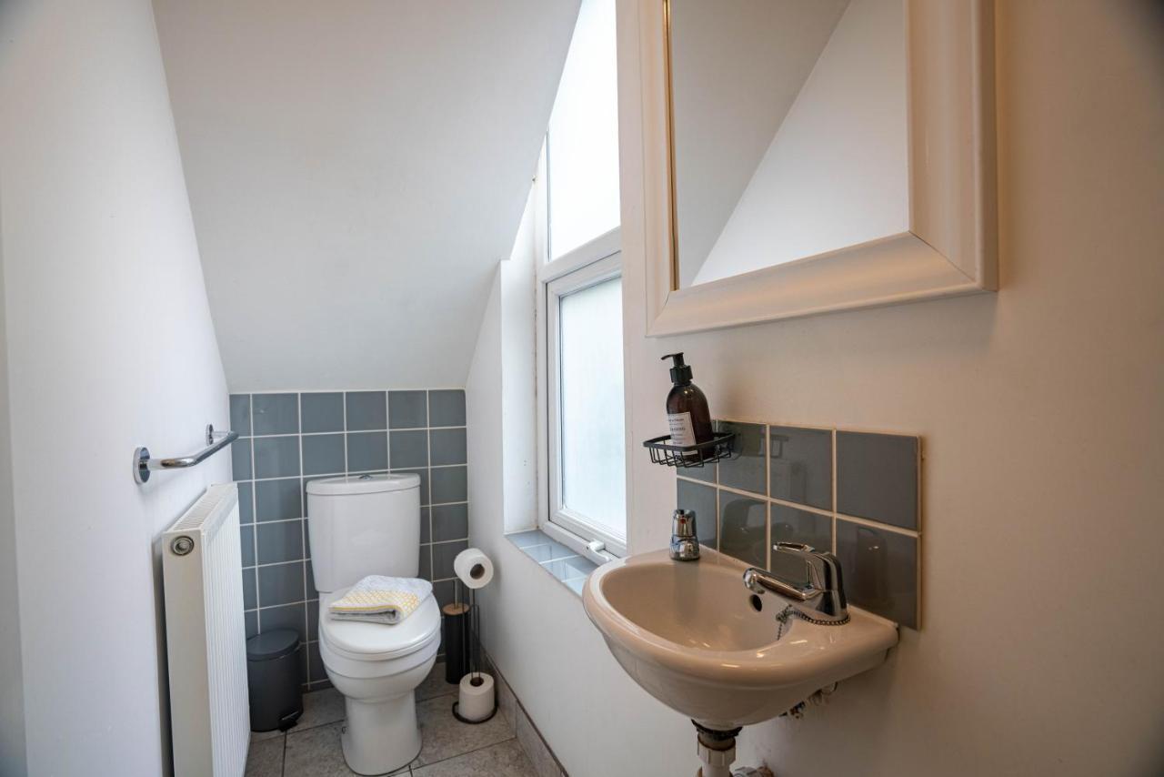 The Becket - Three Bedroom City Centre House With Parking Кэнтербари Экстерьер фото