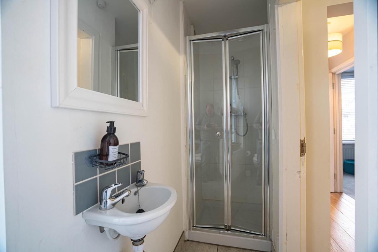The Becket - Three Bedroom City Centre House With Parking Кэнтербари Экстерьер фото