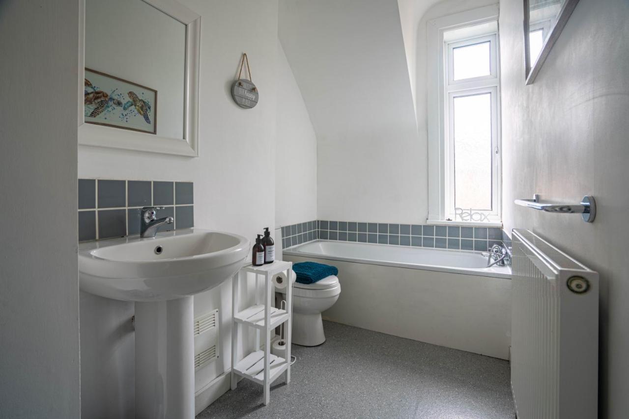The Becket - Three Bedroom City Centre House With Parking Кэнтербари Экстерьер фото